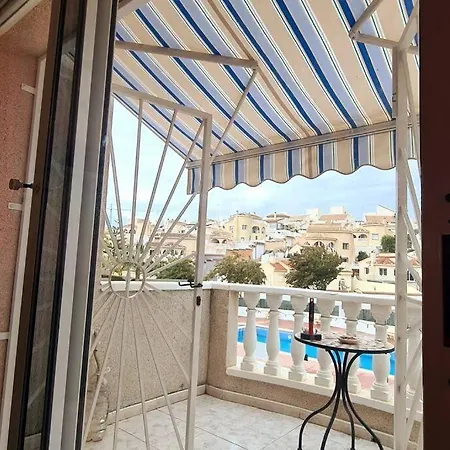 Gorgeous 3 Bed/2 Bath Pool & Golf Views Apartment *