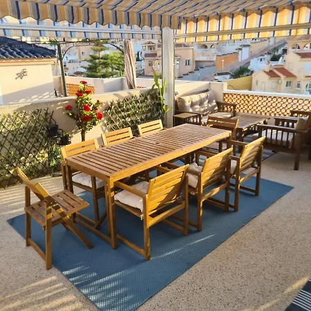 Gorgeous 3 Bed/2 Bath Pool & Golf Views Apartment *